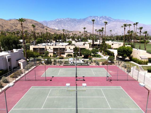 5300 E Waverly Drive, Palm Springs CA: https://media.crmls.org/mediaz/e9fd102a-eb76-4605-8b0b-1816bf70f6b8.jpg