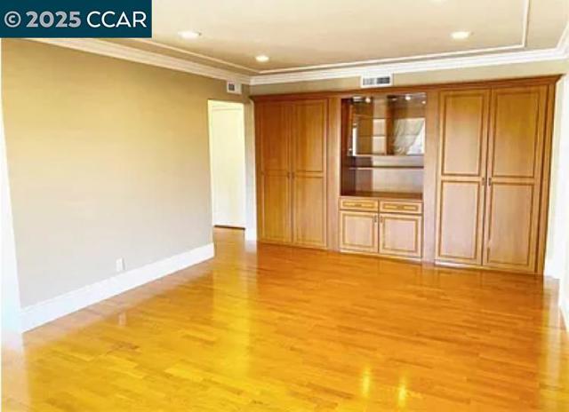 310 N Civic Drive, Walnut Creek CA: https://media.crmls.org/mediaz/e9fd4877-ac5e-4e93-87f1-b9c1af981080.jpg