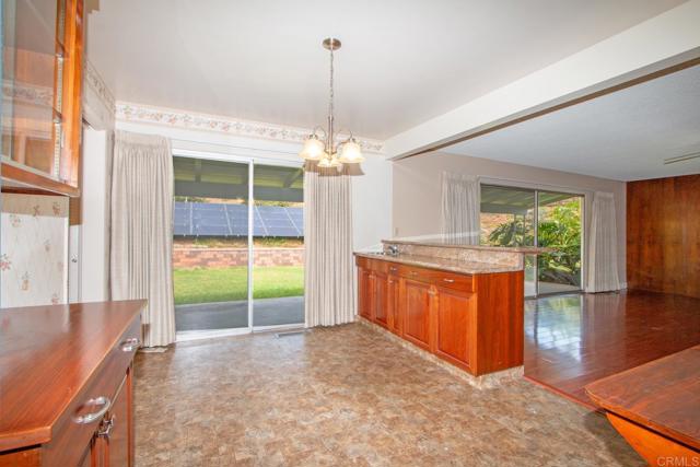 Detail Gallery Image 11 of 26 For 1124 Alta Vista Dr, Vista,  CA 92084 - 3 Beds | 2/1 Baths