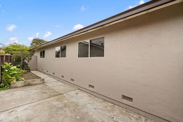 266 Curlew Court, Foster City CA: https://media.crmls.org/mediaz/e9fe6307-157a-4b70-bfcc-8e59c8045e0e.jpg