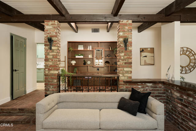 6900 Lurline Avenue, Los Angeles CA: https://media.crmls.org/mediaz/e9fef4ee-0407-4b5d-bb62-1fa3c1c4c405.jpg