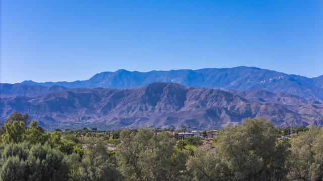 35335 Via Josefina, Rancho Mirage CA: https://media.crmls.org/mediaz/e9ff9597-bbab-4a5a-8b22-dc317b43e40d.jpg