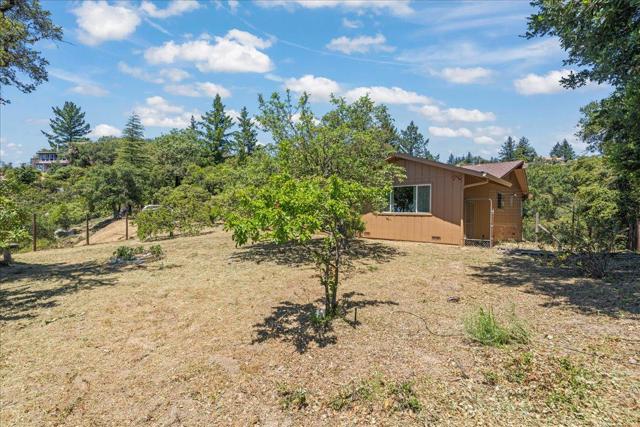 18584 Favre Ridge Road, Los Gatos CA: https://media.crmls.org/mediaz/e9ffa793-ace7-4fc1-a50b-7c2f891ee3cf.jpg