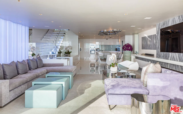 31636 Sea Level Drive, Malibu CA: https://media.crmls.org/mediaz/ea001347-4d7e-4c99-8255-d1972af84464.jpg