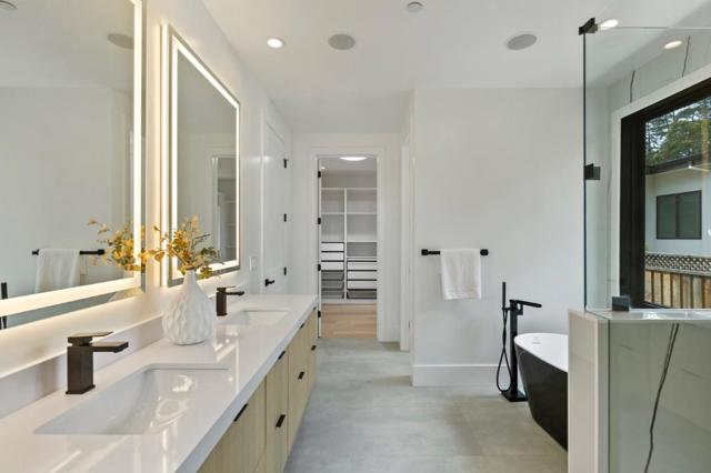 18061 Saratoga Los Gatos Road, Monte Sereno CA: https://media.crmls.org/mediaz/ea001b2b-09ca-4903-95b2-f1d425b8b69b.jpg