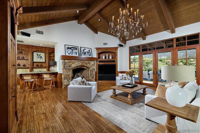 14155 Biscayne Pl, Poway CA: https://media.crmls.org/mediaz/ea018515-b48f-4051-906b-2435c8652a66.jpg