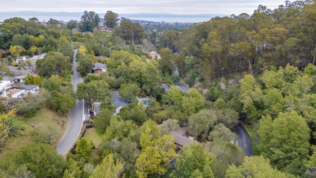 1260 Hayne Road, Hillsborough CA: https://media.crmls.org/mediaz/ea0250a6-afa3-48a5-afa7-251bd8abf0bc.jpg