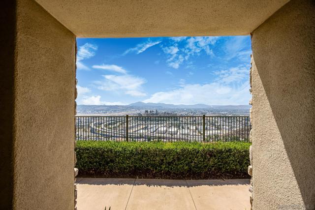 1110 Calabria St, Santee CA: https://media.crmls.org/mediaz/ea03e3a9-fcf7-4e27-9934-0527b1f8b723.jpg