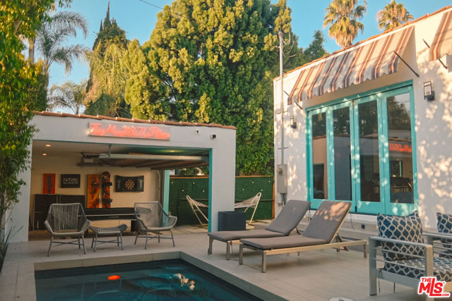 455 N Crescent Heights Boulevard, Los Angeles CA: https://media.crmls.org/mediaz/ea03f3b9-3a74-4add-9283-0bbbb84b48a9.jpg