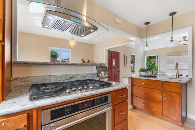 Detail Gallery Image 7 of 21 For 4806 Glenwood Ave, La Crescenta,  CA 91214 - 3 Beds | 2 Baths