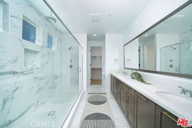 19278 Blackthorn Drive, Santa Clarita CA: https://media.crmls.org/mediaz/ea0567b5-d122-4a19-b81d-97b8ba7fd14d.jpg