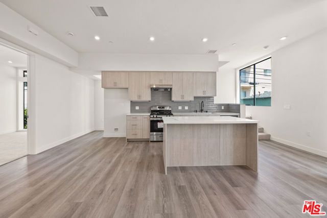 1204 N Orange, West Hollywood CA: https://media.crmls.org/mediaz/ea057b3f-5d89-4946-b160-7d45a23fde32.jpg
