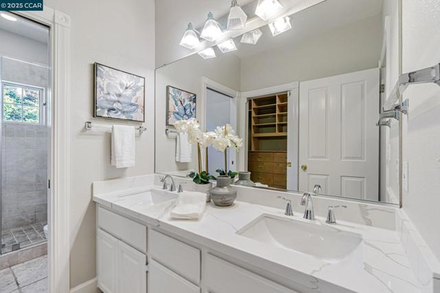 631 La Vista Rd, Walnut Creek CA: https://media.crmls.org/mediaz/ea05b66a-1b0a-426e-8bbe-6e7d20d8eafb.jpg
