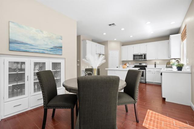 1162 Delano Ct., Chula Vista CA: https://media.crmls.org/mediaz/ea05c869-73f3-470c-9f0b-5d6efd43c66b.jpg