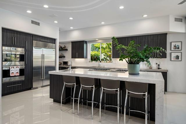 14 Stephen Terrace, Rancho Mirage CA: https://media.crmls.org/mediaz/ea05dea2-7d8d-4bcd-949c-d41cda3a66eb.jpg