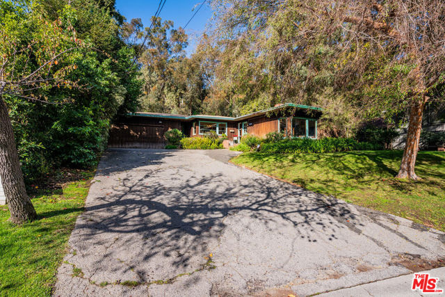 Attention all developers or owner users. 19,627 sq ft lot in Rustic Canyon, one of the Palisades' best locations, Could be remodeled or rebuilt. Large lot in the best location.  Close proximity to Rustic Canyon Park, Canyon Elementary, and the Palisades Village.