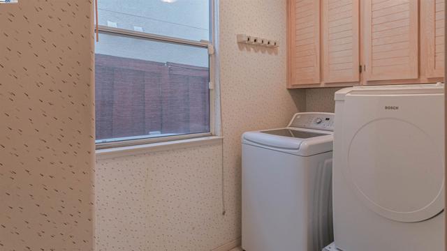906 Vista Pointe Dr, San Ramon CA: https://media.crmls.org/mediaz/ea0704b0-ccbc-4e40-b0ab-0cf26514613b.jpg