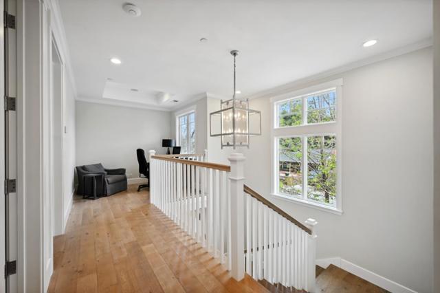Image 14 of 33 For 318 Oakwood Boulevard