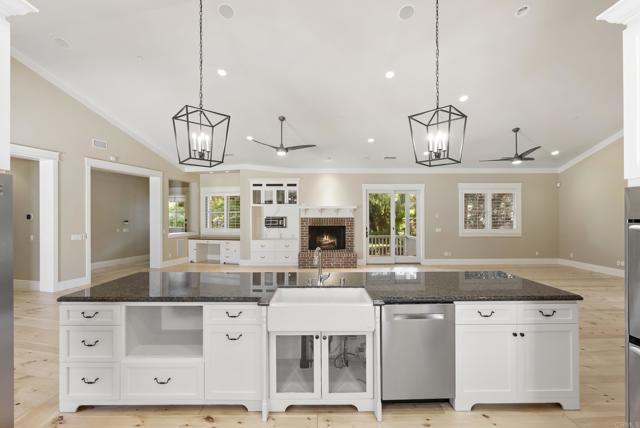 16631 Valle Verde Rd, Poway CA: https://media.crmls.org/mediaz/ea0757d4-be85-44a2-b1b7-c79e9df7266d.jpg