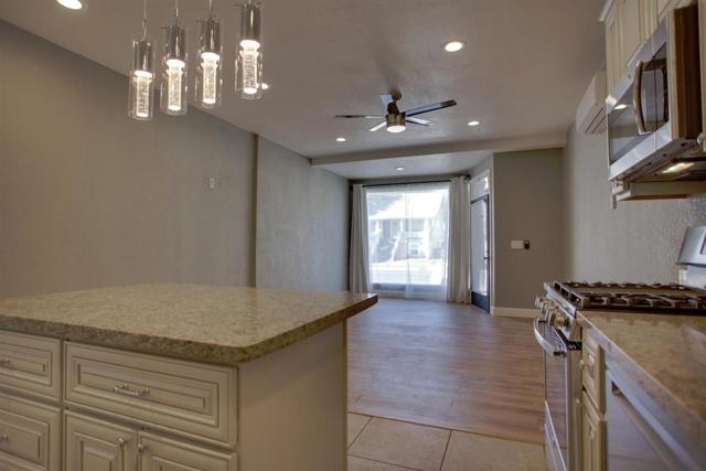 3012 4th Avenue, Sacramento CA: https://media.crmls.org/mediaz/ea07c0e4-4753-400c-ae4b-f5acbac3d043.jpg