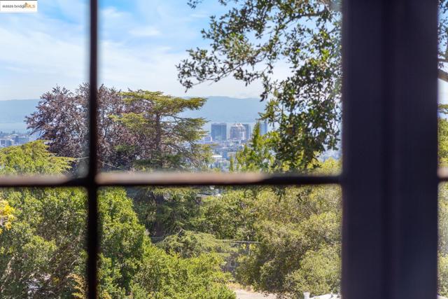 2583 Buena Vista Way, Berkeley CA: https://media.crmls.org/mediaz/ea07c51b-58a6-4f84-ad91-f61f97fb42c2.jpg