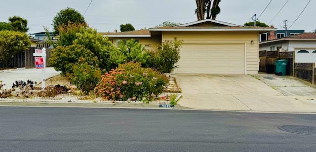 3012 Ellen Court, Marina CA: https://media.crmls.org/mediaz/ea07c560-7221-48fd-a1aa-2624c4faa4f7.jpg