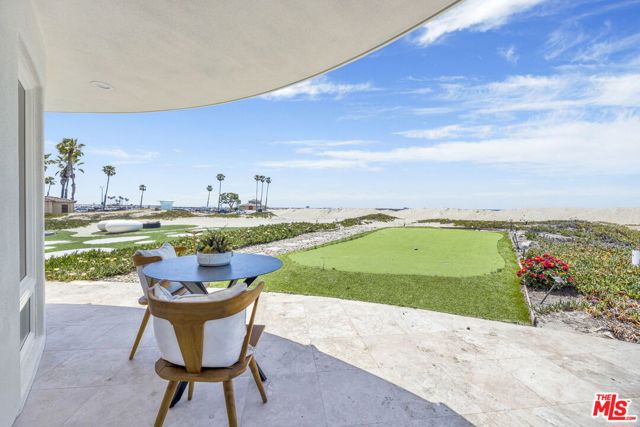 7019 E Seaside Walk, Long Beach CA: https://media.crmls.org/mediaz/ea087c26-7bf0-428e-bad0-9a99121ff389.jpg