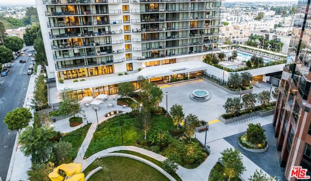 11750 Wilshire Boulevard, Los Angeles CA: https://media.crmls.org/mediaz/ea08fbaa-a04e-4af6-a502-ee026db15e2a.jpg