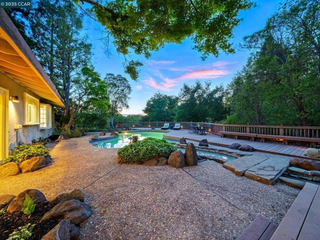 1804 Piedras Circle, Alamo CA: https://media.crmls.org/mediaz/ea092473-5d89-48d9-9f9a-421bc89a5635.jpg