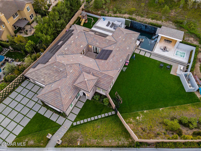 6981 Shadow Wood Drive, Moorpark CA: https://media.crmls.org/mediaz/ea093ae0-2034-4f9d-84dc-60c9168744fc.jpg