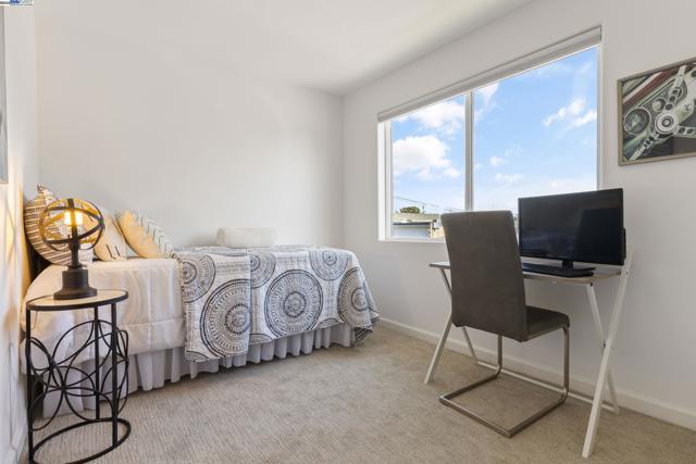 2649 San Pablo Ave, Berkeley CA: https://media.crmls.org/mediaz/ea09503f-00a5-4567-afe6-060e4d4d46a6.jpg