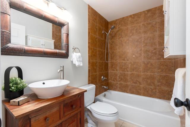 Detail Gallery Image 16 of 26 For 827 Del Mar Downs Rd #E,  Solana Beach,  CA 92075 - 3 Beds | 2/1 Baths