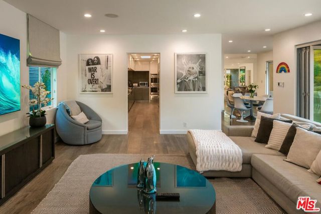 602 N Whittier Drive, Beverly Hills CA: https://media.crmls.org/mediaz/ea0a12f1-d335-4dda-8a5b-db61f6e1590f.jpg