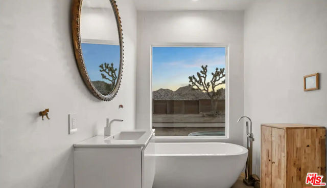5256 William S Hart Road, Pioneertown CA: https://media.crmls.org/mediaz/ea0a21fd-a7f2-4ffd-b075-fa975bfe03cd.jpg