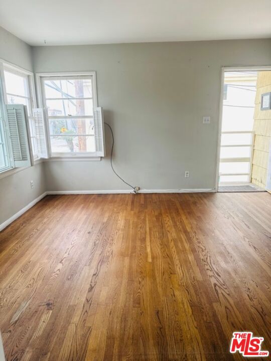 6425 E Ocean Boulevard, Long Beach CA: https://media.crmls.org/mediaz/ea0a571f-6da4-487e-a59a-2658d21365da.jpg