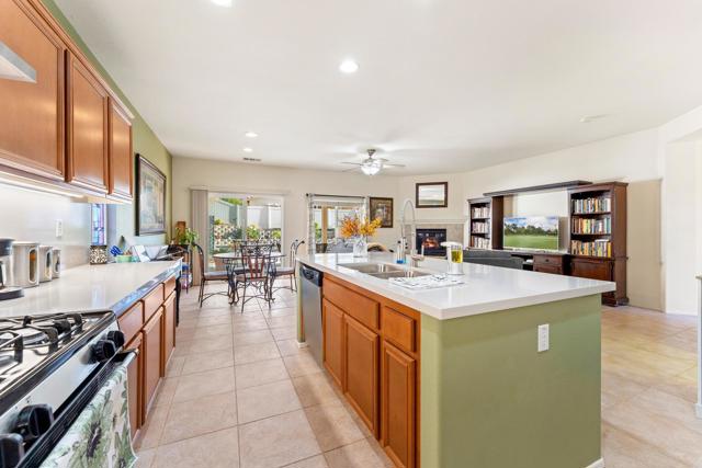 64060 Olympic Mountain Avenue, Desert Hot Springs CA: https://media.crmls.org/mediaz/ea0bde25-36ed-4202-82df-b04981d8ee86.jpg