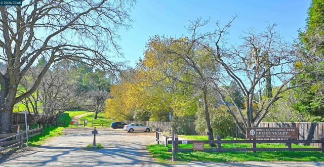 Image 32 of 33 For 137 Haslemere