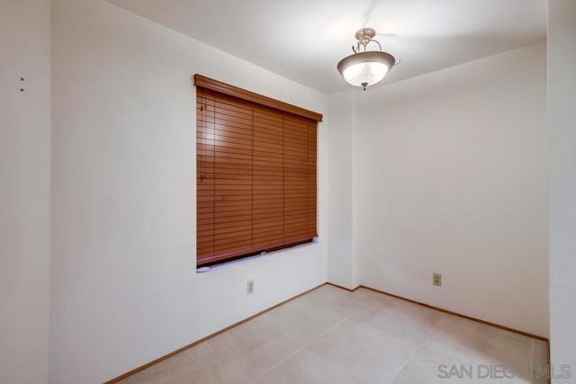 230 LAUREL STREET, San Diego, California 92101, 3 Bedrooms Bedrooms, ,2 BathroomsBathrooms,Condominium,For Sale,LAUREL STREET,250018992SD