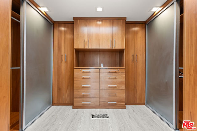 8514 Hillside Avenue, Los Angeles CA: https://media.crmls.org/mediaz/ea0ca321-b011-4d45-b473-c5a9d459dd6a.jpg