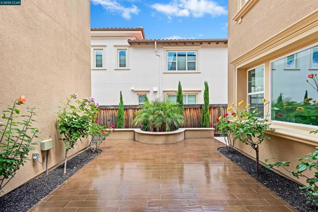 19 Baltana Place, Danville CA: https://media.crmls.org/mediaz/ea0d07b7-b952-4551-8e1b-f6dcea18e9fd.jpg
