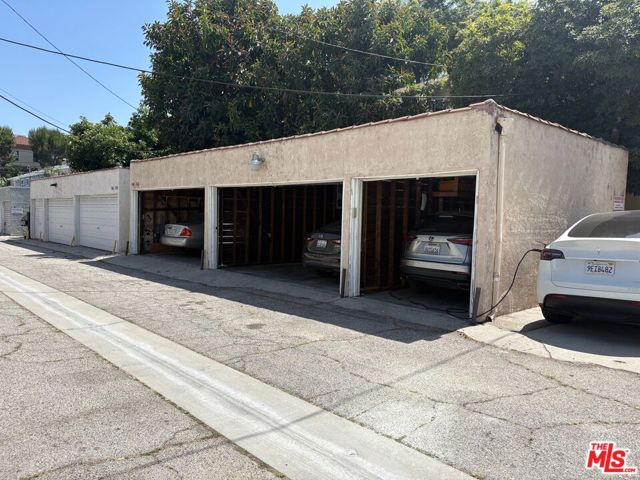 Image 14 of 23 For 140 Pass Avenue