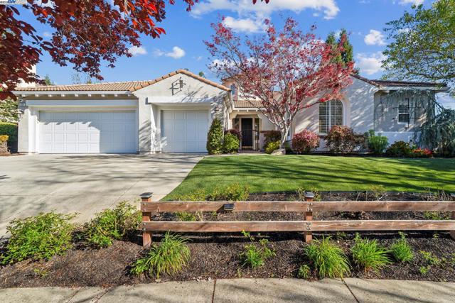 1221 Culet Ranch Rd, Danville CA: https://media.crmls.org/mediaz/ea0d6d6c-d297-47fa-a95f-ba38944c1e54.jpg