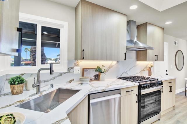 3613 perada dr, Walnut Creek CA: https://media.crmls.org/mediaz/ea0d99a2-ceb4-4638-9016-67161e608f20.jpg
