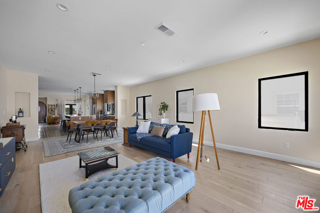 MLS #25537291 img 16