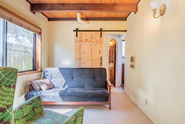 575 Dolores Avenue, Half Moon Bay CA: https://media.crmls.org/mediaz/ea0e101e-0043-428e-9170-0b10d71bf97e.jpg