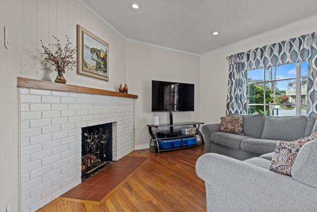 1022 Del Monte Boulevard, Pacific Grove CA: https://media.crmls.org/mediaz/ea0e14e2-d903-4525-acd7-de88b2987718.jpg