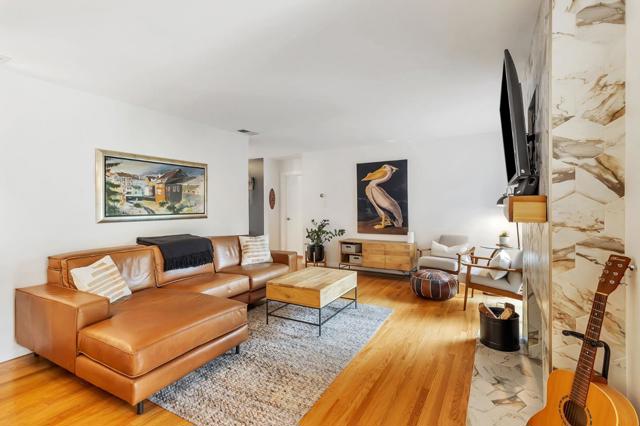 1528 Fernside Street, Redwood City CA: https://media.crmls.org/mediaz/ea0e3c94-dbbb-4e67-b0d2-69f7281f49fa.jpg