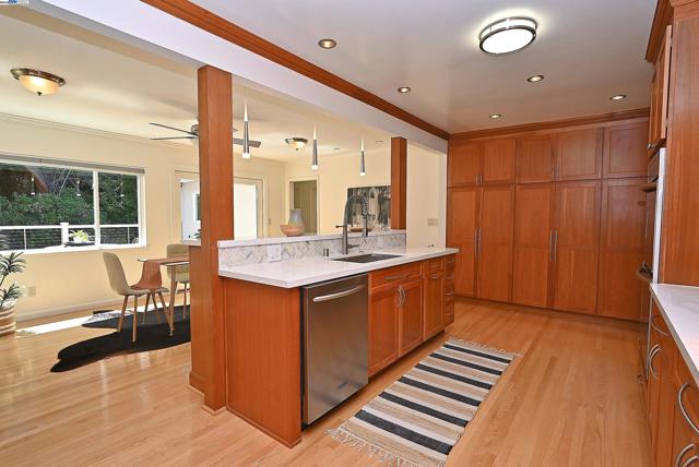 Image 14 of 36 For 2044 Strang Ave