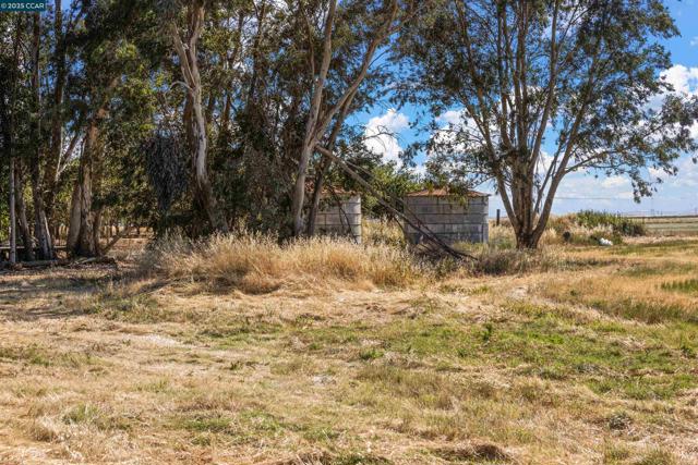 5435 Box R Ranch Rd, Vacaville CA: https://media.crmls.org/mediaz/ea0ec2dd-bbcd-4ece-9c2c-e072e8bfad50.jpg