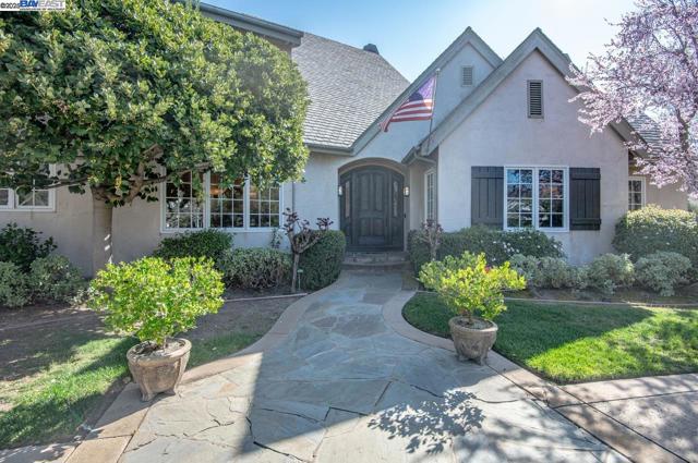 3029 Alburni Ct, Pleasanton CA: https://media.crmls.org/mediaz/ea0f7379-8094-4eb1-96d9-db66403beb3f.jpg